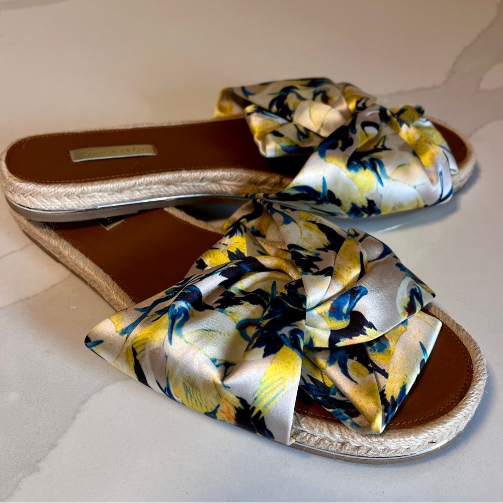Louise et Cie Lo-Camille Satin Scarf twist Yellow & Blue Flat Sandals Size 9.5